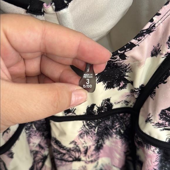 Multicolor Palm Tree Patterned Swimsuit - Picture 4 of 5